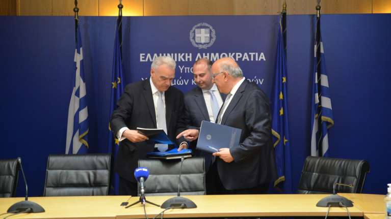 Γεραπετρίτης: Με δύο φακέλους με τις εκκρεμότητες η τελετή παράδοσης - παραλαβής στο υπ. Μεταφορών