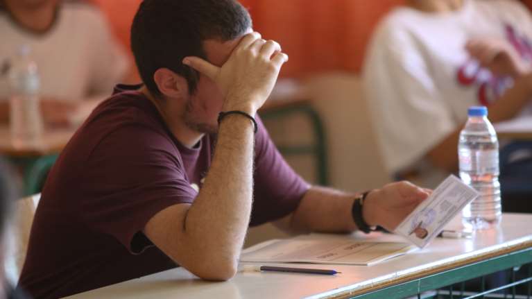 Πανελλαδικές 2020 - Βαθμολογητές: Λάθη και εκτός βιβλίου θέματα στη Χημεία - Να ακυρωθεί ερώτημα