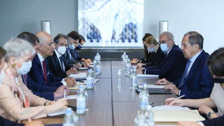 Συνάντηση Δένδια-Λαβρόφ στο Σότσι: Το ελληνικό στοιχείο στην περιοχή είχε σημαντική συμμετοχή στη δημιουργία της σημερινής Ρωσίας