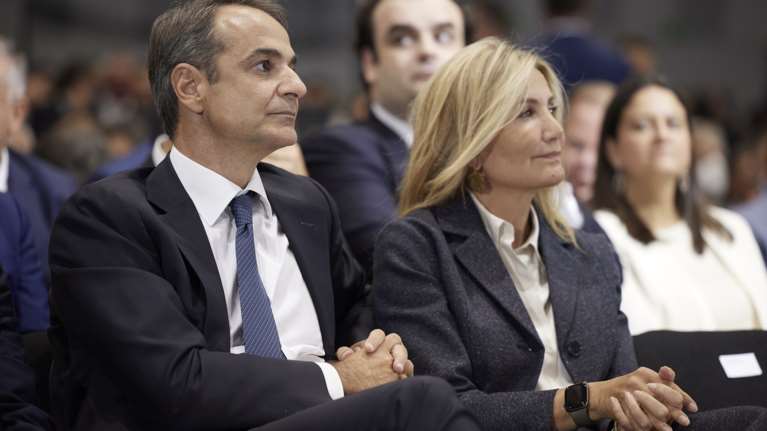 Εκτάκτως στο Λονδίνο ο Μητσοτάκης - Επιδεινώθηκε η υγεία του πεθερού του