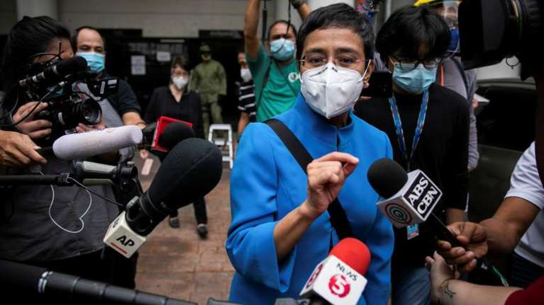 Φιλιππίνες: Μπλόκο στο αίτημα της Μαρίας Ρέσα να ταξιδέψει στο Όσλο για το Νόμπελ Ειρήνης