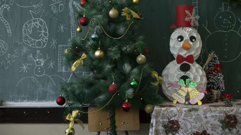 Πότε κλείνουν τα σχολεία φέτος για τα Χριστούγεννα και πότε ανοίγουν ξανά