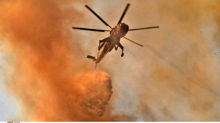 Μάχη με τις φλόγες σε 49 μέτωπα το τελευταίο 24ωρο - Υψηλός κίνδυνος πυρκαγιάς τη Δευτέρα σε Αττική και ακόμη οκτώ περιοχές