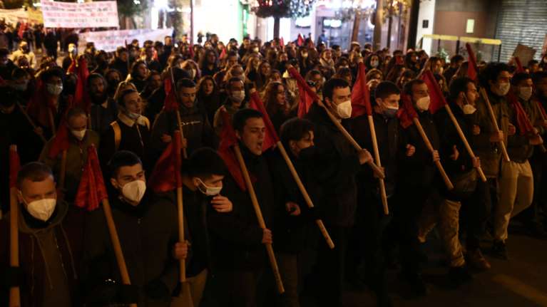 Κλειστό το κέντρο της Αθήνας - Σε εξέλιξη αντιπολεμικές διαδηλώσεις σε Πανεπιστημίου, Σταδίου και Αθηνάς