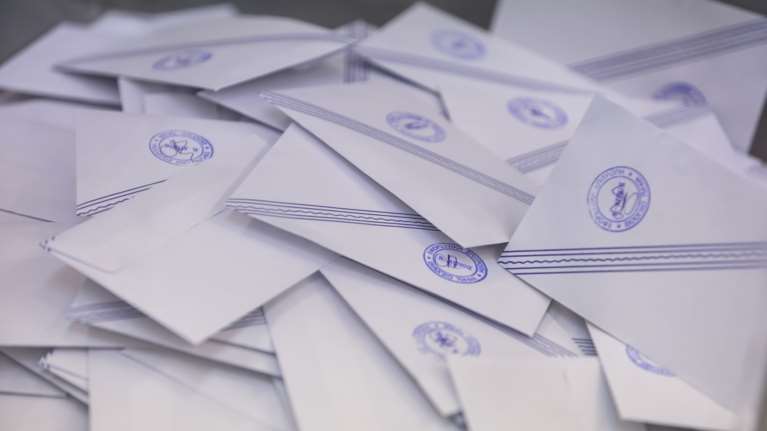 Εκλογές 2023: Τι ώρα θα ξέρουμε αν υπάρχει αυτοδυναμία και πόσα κόμματα θα μπουν στη Βουλή