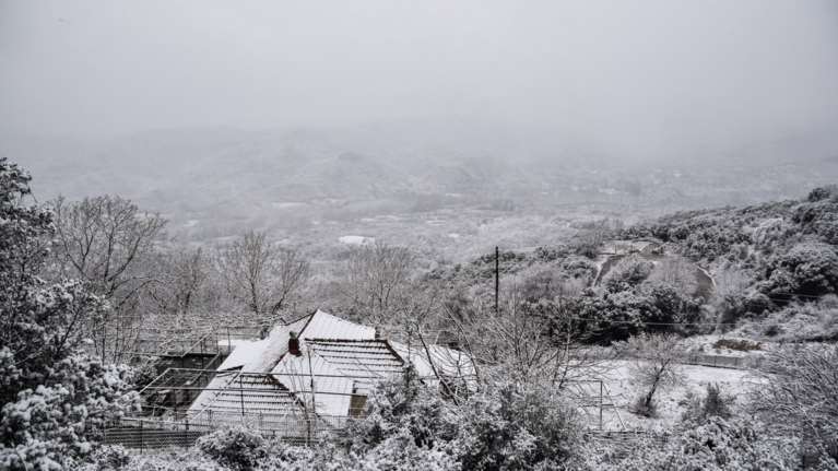 Κακοκαιρία &quot;Μήδεια&quot;: Ποιες περιοχές αντιμετωπίζουν χωρίς ρεύμα τον χιονιά - Σε απόγνωση οι κάτοικοι στις Σποράδες