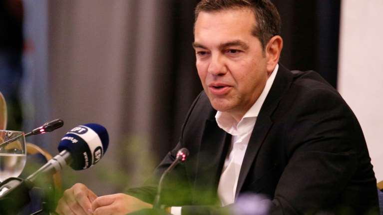 Τσίπρας: Μανωλάδα και Ηλιούπολη πέρυσι, Κολωνός τώρα - Φτώχεια και κοινωνικός αποκλεισμός δεν είναι ασύνδετα