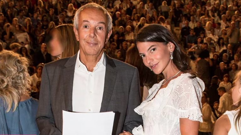 Γιάννης και Δήμητρα Κούστα: Βάφτισαν τον γιο τους στον Πανορμίτη στη Σύμη - Νονά η Άννα Βίσση