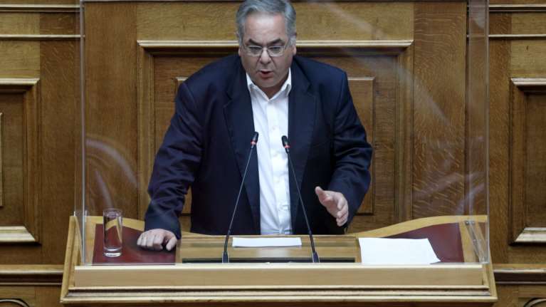Κορονοϊός: Αντιπρόεδρος της Βουλής και βουλευτής του ΚΚΕ ζητά άδεια για να εργαστεί εθελοντικά ως γιατρός κατά του κορονοϊού