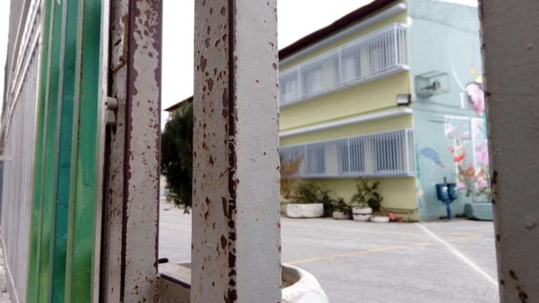 Οπαδικές διαφορές πίσω από το μαχαίρωμα 19χρονου σε σχολείο της Θεσσαλονίκης