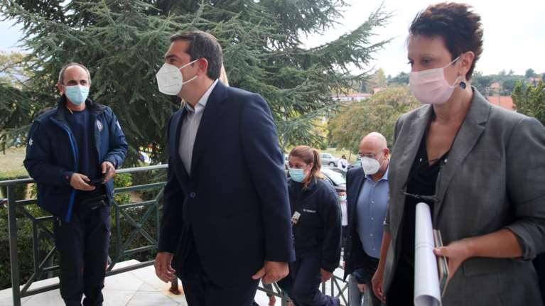 Τσίπρας από Θεσσαλονίκη: Δραματική η κατάσταση στα νοσοκομεία - Υπάρχουν εγκληματικές ευθύνες