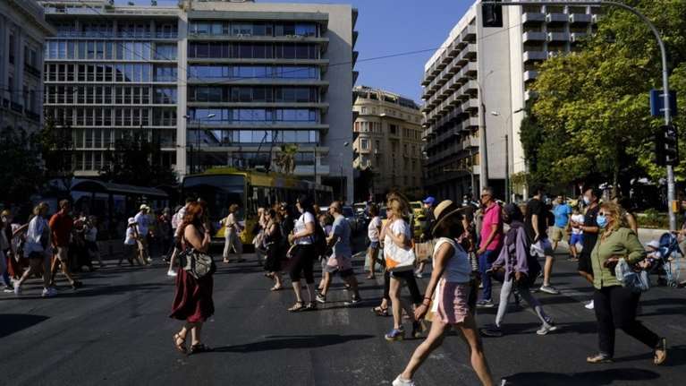 Δημογραφικό: Μειωθήκαμε κατά 500.000 άτομα μέσα σε 13 χρόνια - Πότε ξεκίνησε η μείωση του πληθυσμού στην Ελλάδα