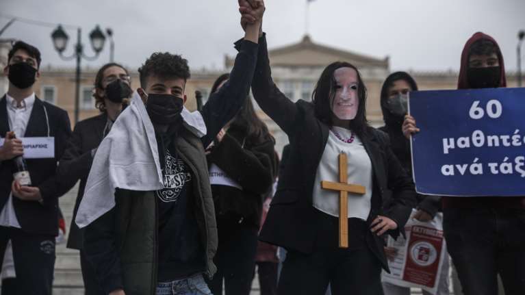 Εκπληξη στο μαθητικό συλλαλητήριο: Ένα Μεγάλο Ευχαριστώ στη Νίκη Κεραμέως