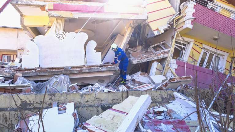 Βόμβα Συνολάκη: Είμαστε "στο παράθυρο του αιώνα" για σεισμό 8,5 Ρίχτερ στο ελληνικό τόξο- Καμπανάκι και από Χουλιάρα