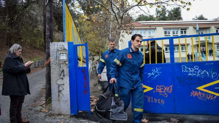 Σέρρες- Δασκάλα για τη φονική έκρηξη: Ο διευθυντής ζητούσε να μην γίνουν εργασίες εν ώρα λειτουργίας του σχολείου