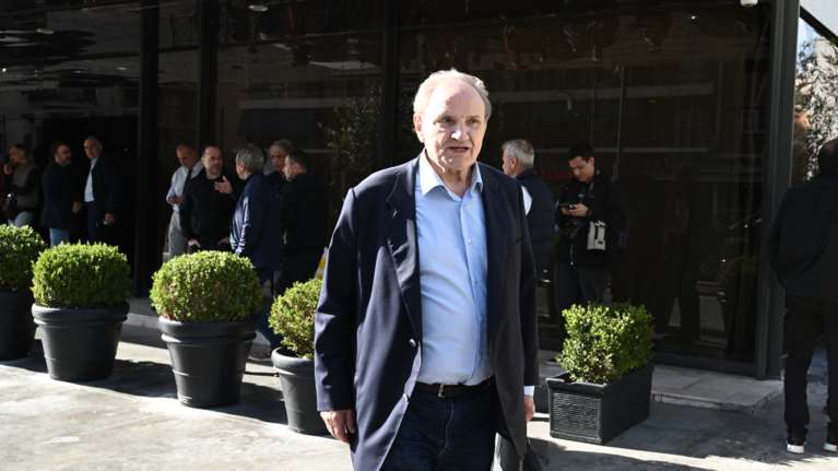 Ξέσπασμα Τζουμάκα: "Τα αφεντικά της χώρας είχαν αγοράσει τη μισή ΚΟ του ΠΑΣΟΚ - Αφήστε τις δεξιές π@@@ριές"