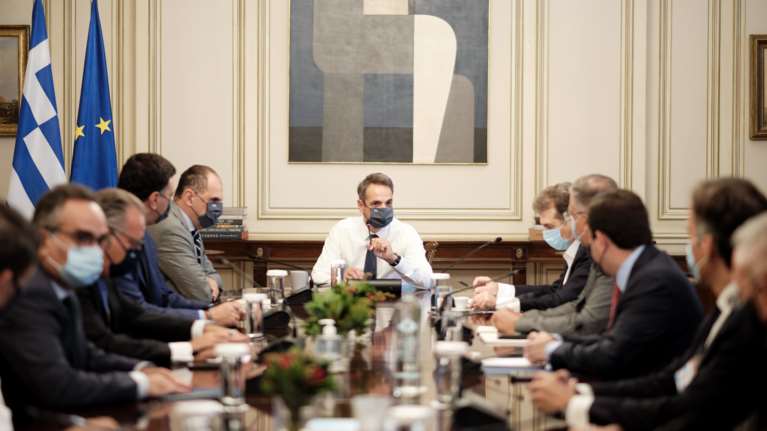 Σύσκεψη στο Μαξίμου με Μητσοτάκη: Ψηφιοποιούνται διπλώματα οδήγησης και άδειες κυκλοφορίας