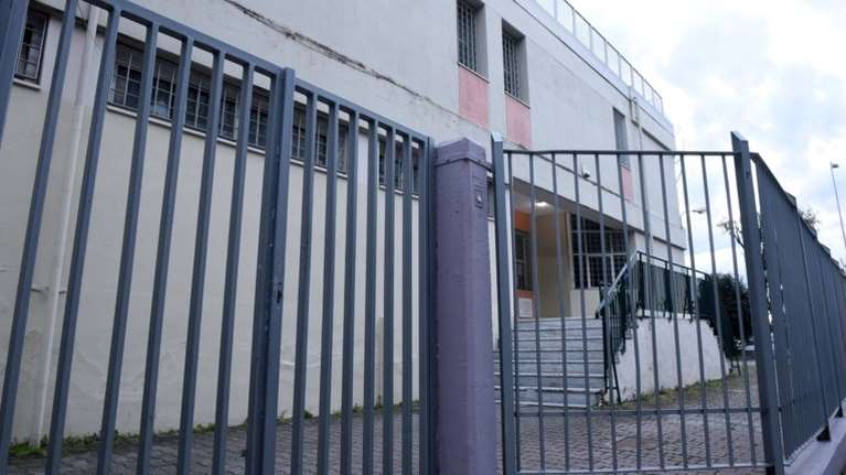 Δάφνη: Διαμαρτυρία από γονείς, μαθητές και εκπαιδευτικούς για τις συγχωνεύσεις τμημάτων