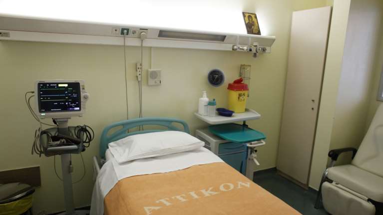 ΕΟΔΥ: Τι πρέπει να κάνουμε αν έρθουμε σε επαφή με ύποπτο κρούσμα κοροναϊού