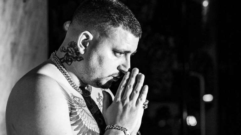 Mad Clip - Ο παππούς του τράπερ καταγγέλλει: Εγκληματική ενέργεια ο θάνατός του [Βίντεο]