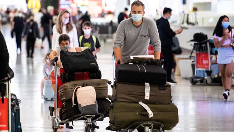 Μετάλλαξη Όμικρον: Παγκόσμιος συναγερμός - Κρούσματα σε τουλάχιστον 18 χώρες - Έκτακτα μέτρα στο 1/3 του πλανήτη [Λίστα]