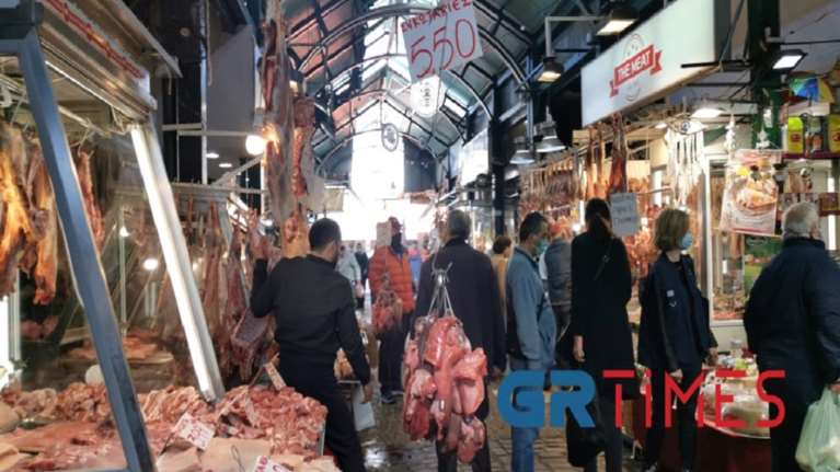 &quot;Μύρισε&quot; Πάσχα στη Θεσσαλονίκη: Γέμισε το Καπάνι - Οι τιμές για το πασχαλινό τραπέζι [Εικόνες - Βίντεο]