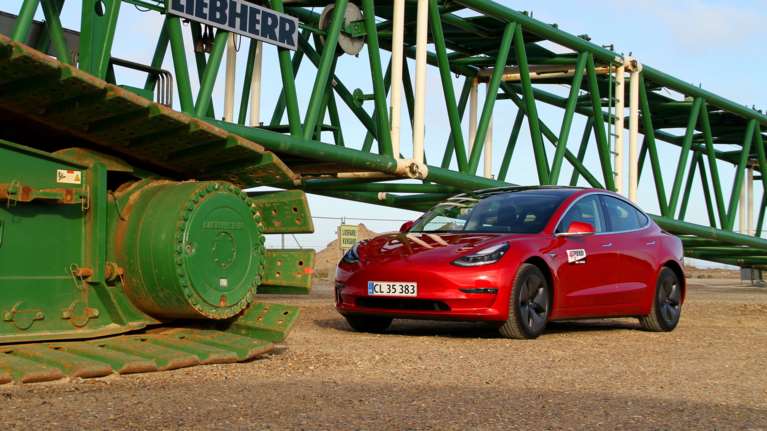 Η παγκόσμια εμπορική κυριαρχία της Tesla στα BEV συνεχίζεται