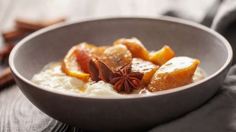 Σιμιγδαλόκρεμα με γεύση μηλόπιτα: Η πιο comfort συνταγή του φθινοπώρου