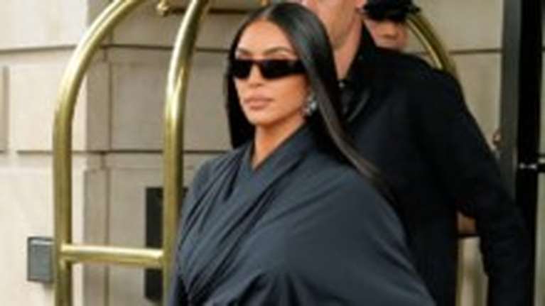 Σάλος με την αφύσικη εικόνα της Kim Kardashian: "Χρειάζεται βοήθεια"