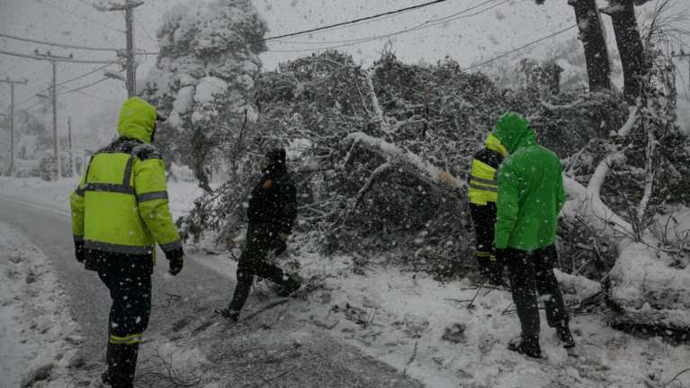 Δήμος Ωρωπού : Eπείγουσα έκκληση για εκχιονιστικά στην Ιπποκράτειο Πολιτεία – &quot;Κινδυνεύουν ζωές&quot;