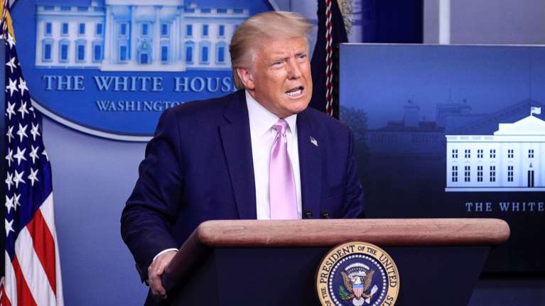 ΗΠΑ: Τραμπ και Μπάιντεν &quot;μονομαχούν&quot; με φόντο τη βία και τις διαδηλώσεις