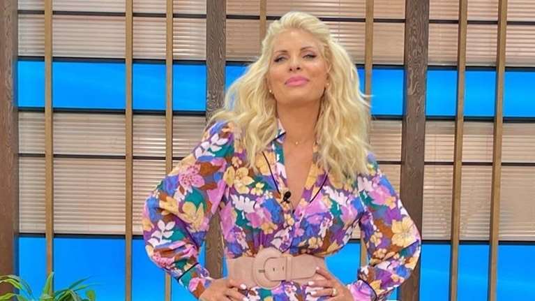 Η Ελένη Μενεγάκη φόρεσε τα πιο sexy ψηλοτάκουνα μποτάκια του χειμώνα