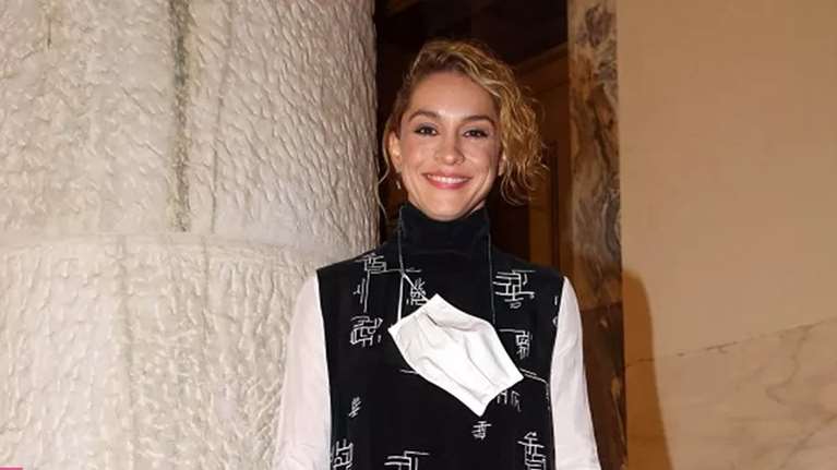 Αγνώριστη η Γιουλίκα Σκαφιδά: Το νέο κούρεμά της την έκανε να μοιάζει με την Mέριλιν Μονρόε