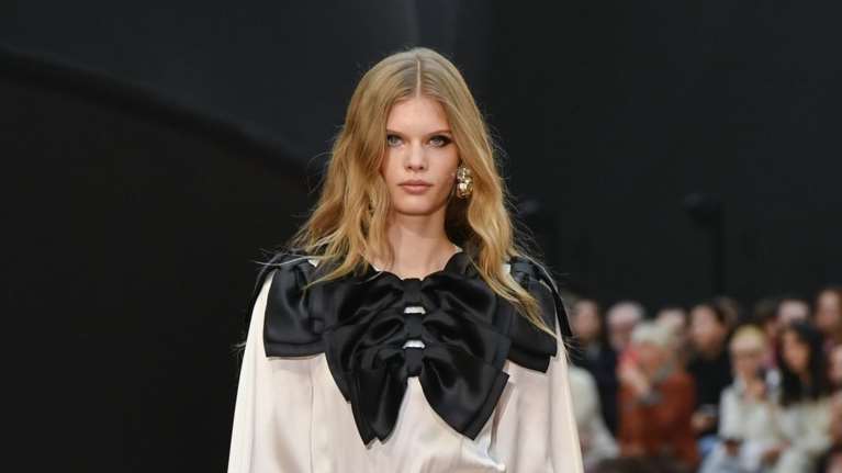 Τα αισθησιακά αρώματα της φετινής άνοιξης που θα θες να φοράς ξανά και ξανά