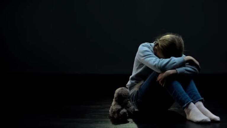 Κολωνός: "Έτρεμα κι έκλαιγα, μου είπε ότι έκανε χαζομάρα, δεν έπρεπε"- Τι λέει η 16χρονη για τους βιασμούς της από τον 44χρονο