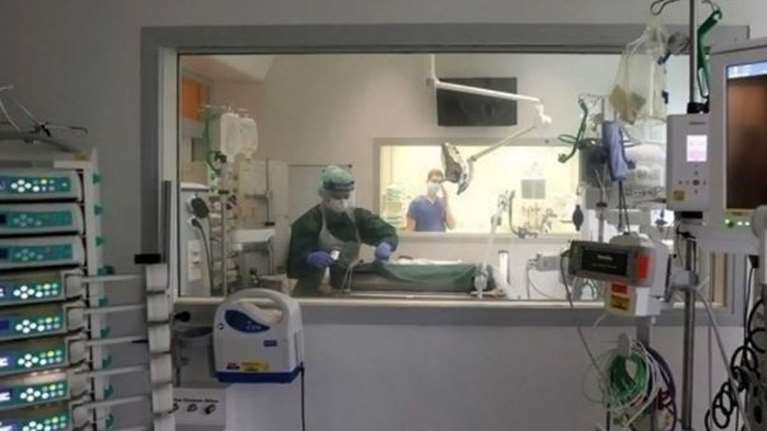 Μονοκλωνικά αντισώματα: Ξεκινά η χορήγησή τους κατά του κορονοϊού - Οι δικαιούχοι και η διαδικασία