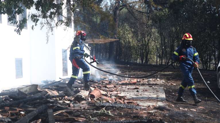 Υπό μερικό έλεγχο η πυρκαγιά στην Τζια - 24 φωτιές ξέσπασαν το τελευταίο 24ωρο σε όλη τη χώρα