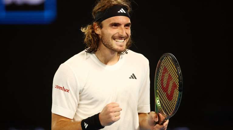 "Τι ηλιθιότητες είναι αυτές; Αφήστε το παιδί ήσυχο": Το σχόλιο Γ.Αντετοκούνμπο για ερώτηση δημοσιογράφου στον Τσιτσιπά