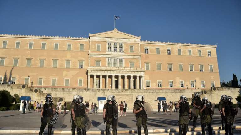 Der Freitag: H Ελλάδα είναι η δεύτερη χώρα στην ΕΕ σε αναλογία αστυνομικών ανά 100.000 κατοίκους