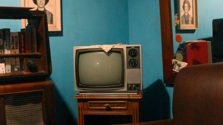 Vintage πινελιές στη διακόσμηση φέρνουν στον χώρο μας αέρα παλιού ελληνικού κινηματογράφου