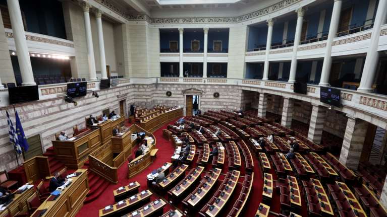 Στη Βουλή το πόρισμα της επιτροπής Αλιβιζάτου για την αστυνομική βία - Για κόλαφο μιλά ο ΣΥΡΙΖΑ [έγγραφο]