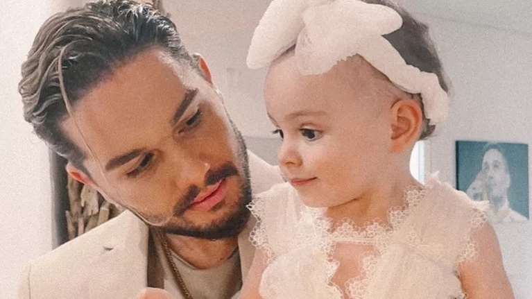 Χρήστος Μάστορας: Η βαφτιστήρα του, Σοφία Πετρούνια είχε γενέθλια - Η τρυφερή φωτογραφία και η παραμυθένια διακόσμηση του party