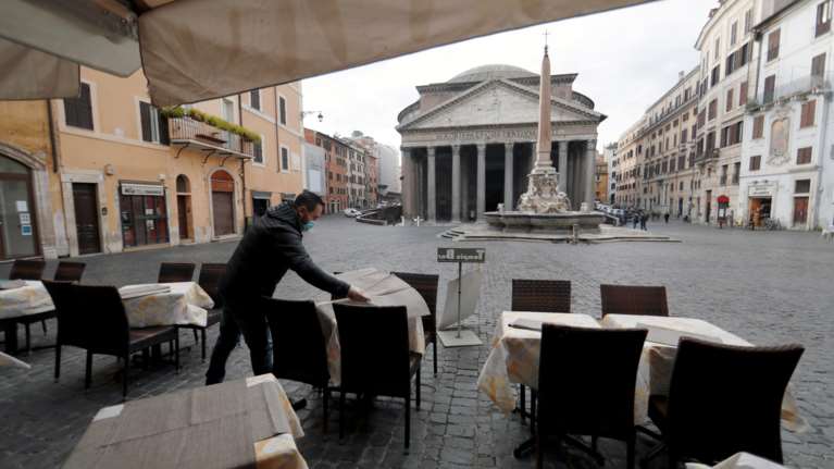 Κορονοϊός: Η Ιταλία χαλάρωσε τα μέτρα παρά την προειδοποίηση του ΠΟΥ - Πώς άνοιξαν μπαρ, εστιατόρια και μουσεία