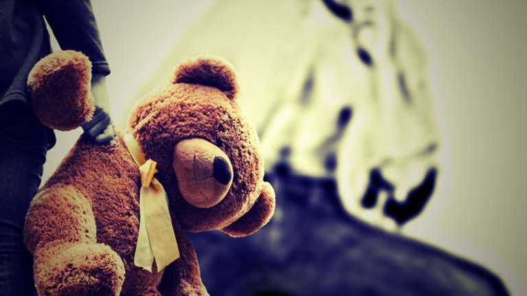 Κίνα: Εκτελέστηκαν 3 παιδοβιαστές- Δάσκαλος δημοτικού βίασε 6 μαθήτριες πάνω από 100 φορές- Αυτοκτόνησε θύμα ενός καταστηματάρχη