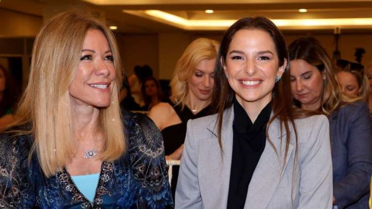 Η Εριέττα Κούρκουλου Λάτση αποστομώνει follower που κατακρίνει τον δημόσιο θηλασμό: ''Αγαπητές μου μαμάδες...''