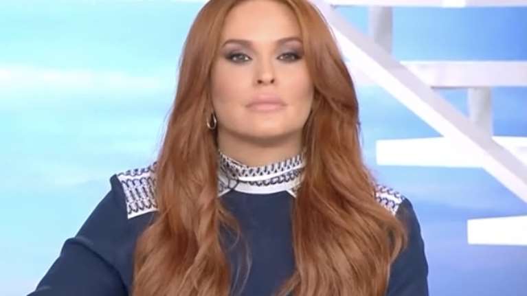 Σίσσυ Χρηστίδου: &quot;Έμαθα μετά τα 30 ότι με παρακολουθούσε - Έμπαινε πίσω από θάμνους μαζί με τον μπαμπά μου&quot;