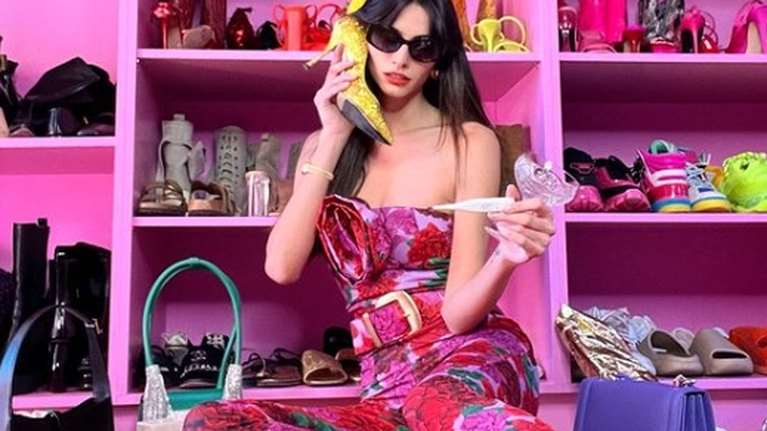 Το σπίτι της Ηλιάνας Παπαγεωργίου συνδυάζει υπέροχα το κλασικό με το μοντέρνο: Η φαντασμαγορική ντουλάπα και το τεράστιο μπαλκόνι