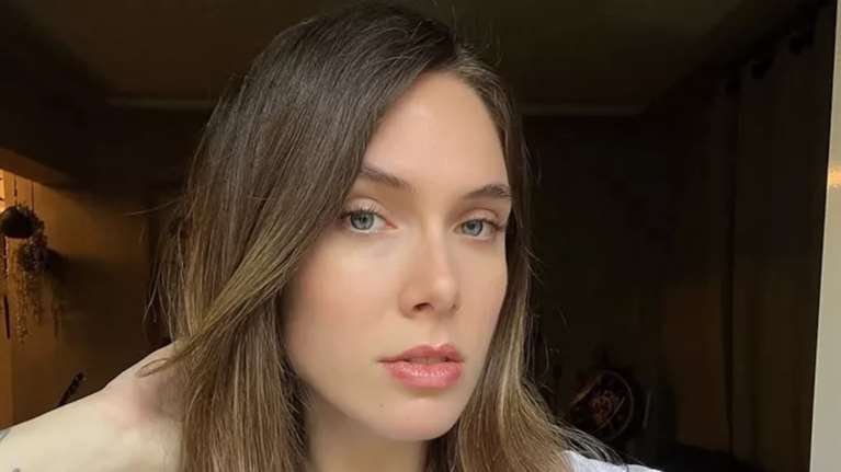 Η Αφροδίτη Λιάντου μόλις υιοθέτησε το κούρεμα που την έκανε να μοιάζει με Γαλλίδα