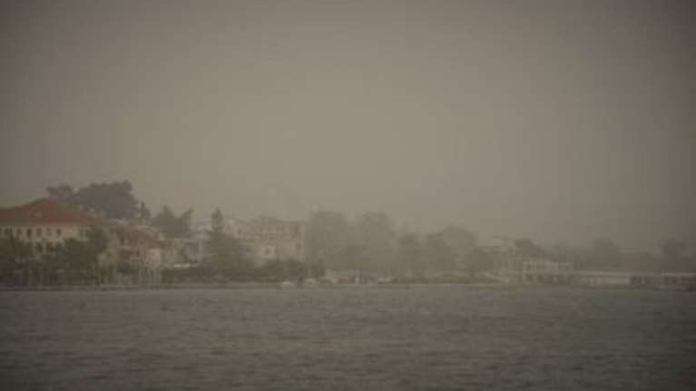 Καιρός: Τοπικές λασποβροχές αύριο στη χώρα - Τους 28 βαθμούς ξεπέρασε η θερμοκρασία σήμερα στην Κρήτη