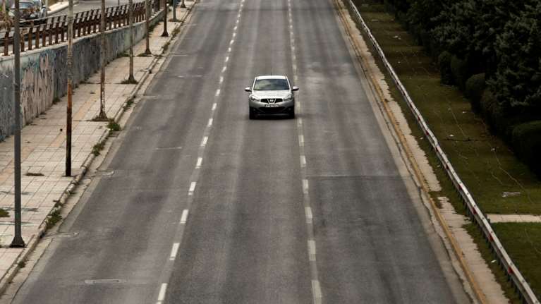 Κορονοϊός: Μένουμε σπίτι ή πάμε στο εξοχικό;